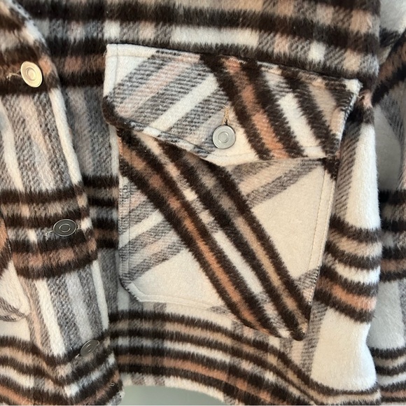 CI SONO Camel Plaid Cropped Shacket. Size Large. - Picture 3 of 9